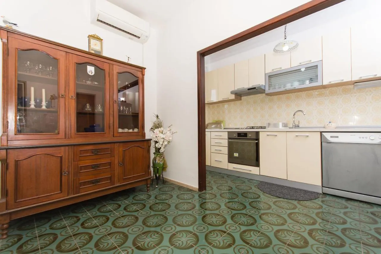 Apartment Lorenzo Trogir