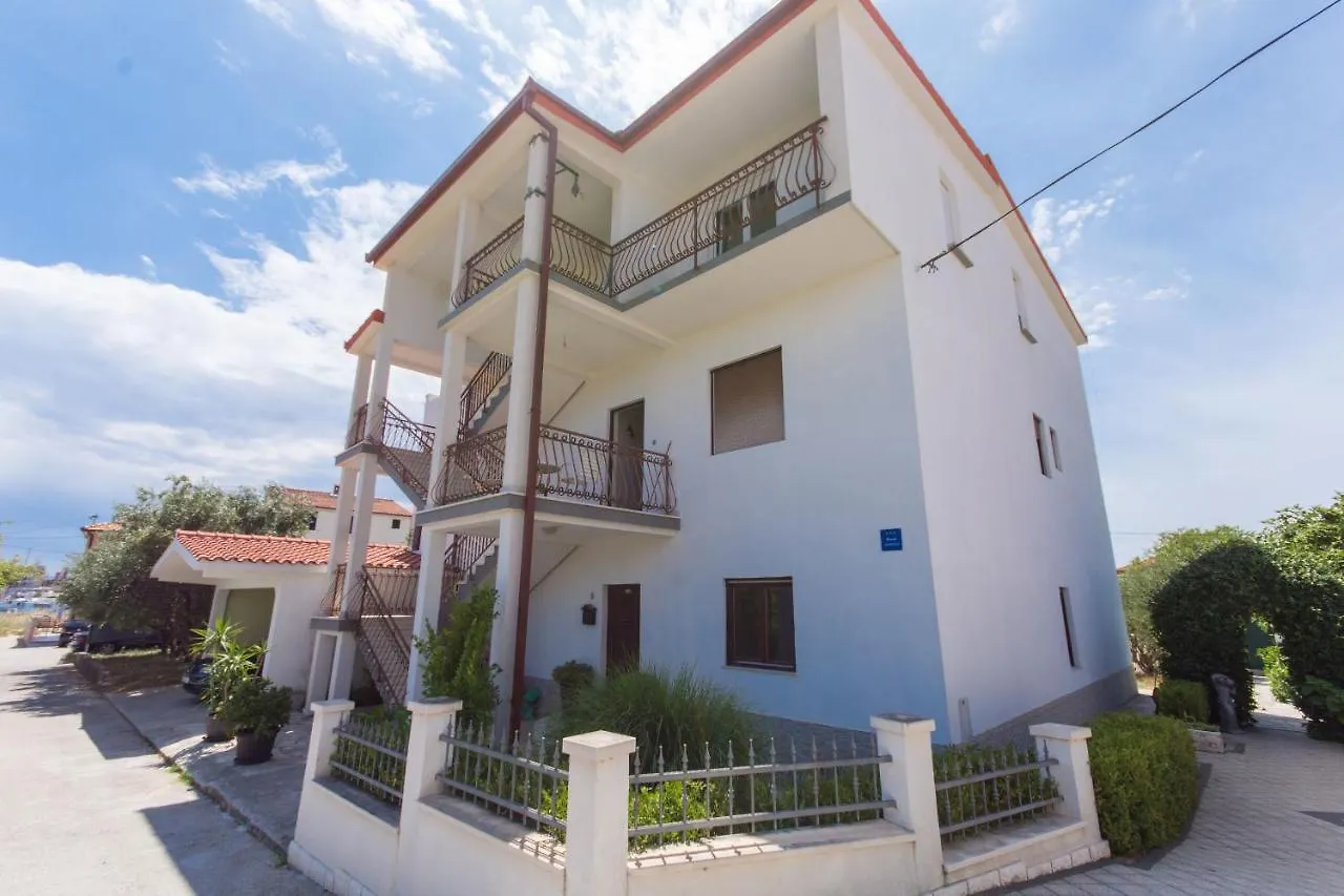 Apartment Lorenzo Trogir