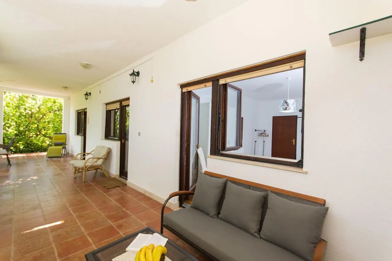 Apartment Lorenzo Trogir 0*,