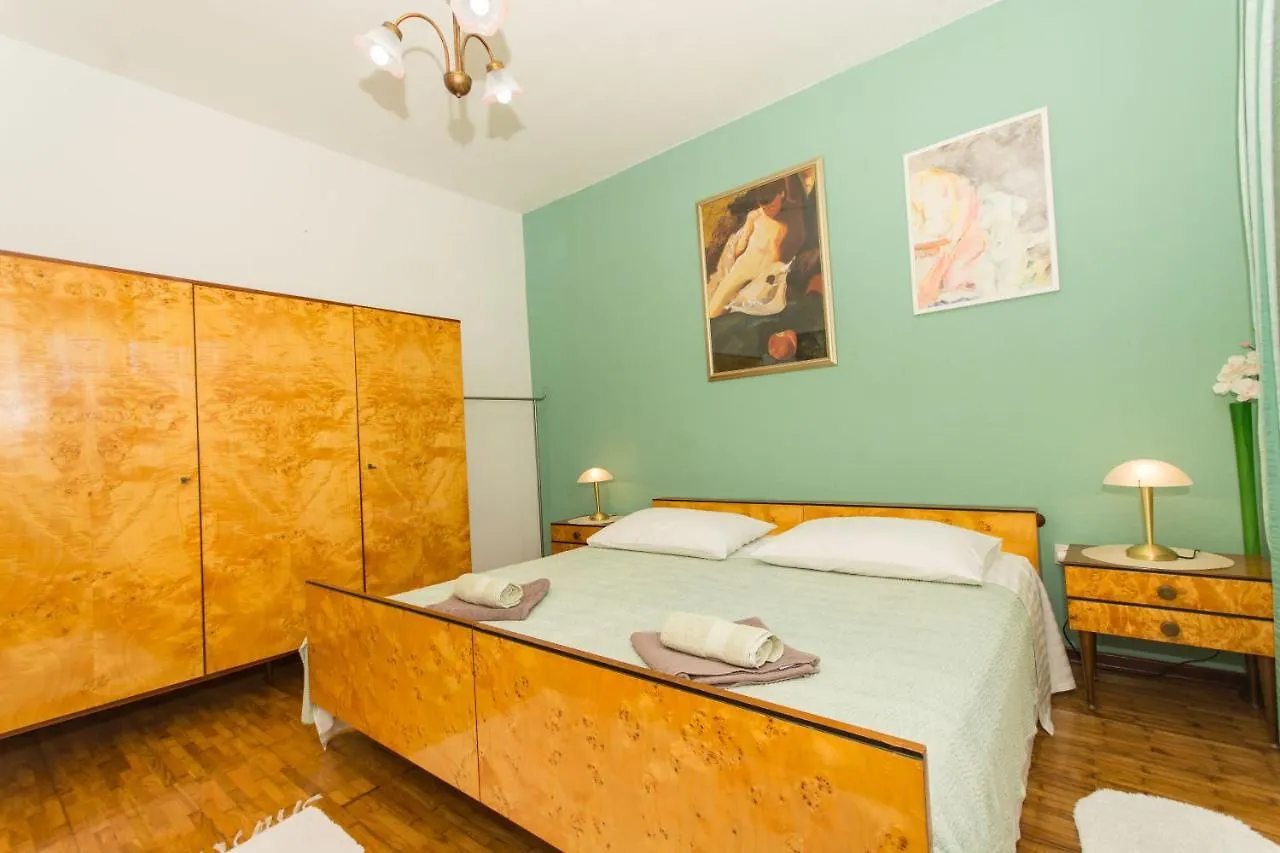 Apartment Lorenzo Trogir