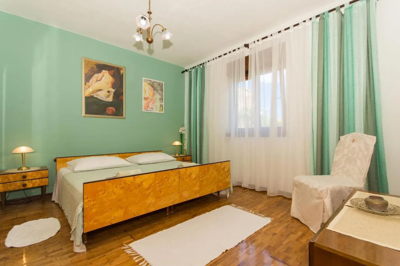 Apartment Lorenzo Trogir