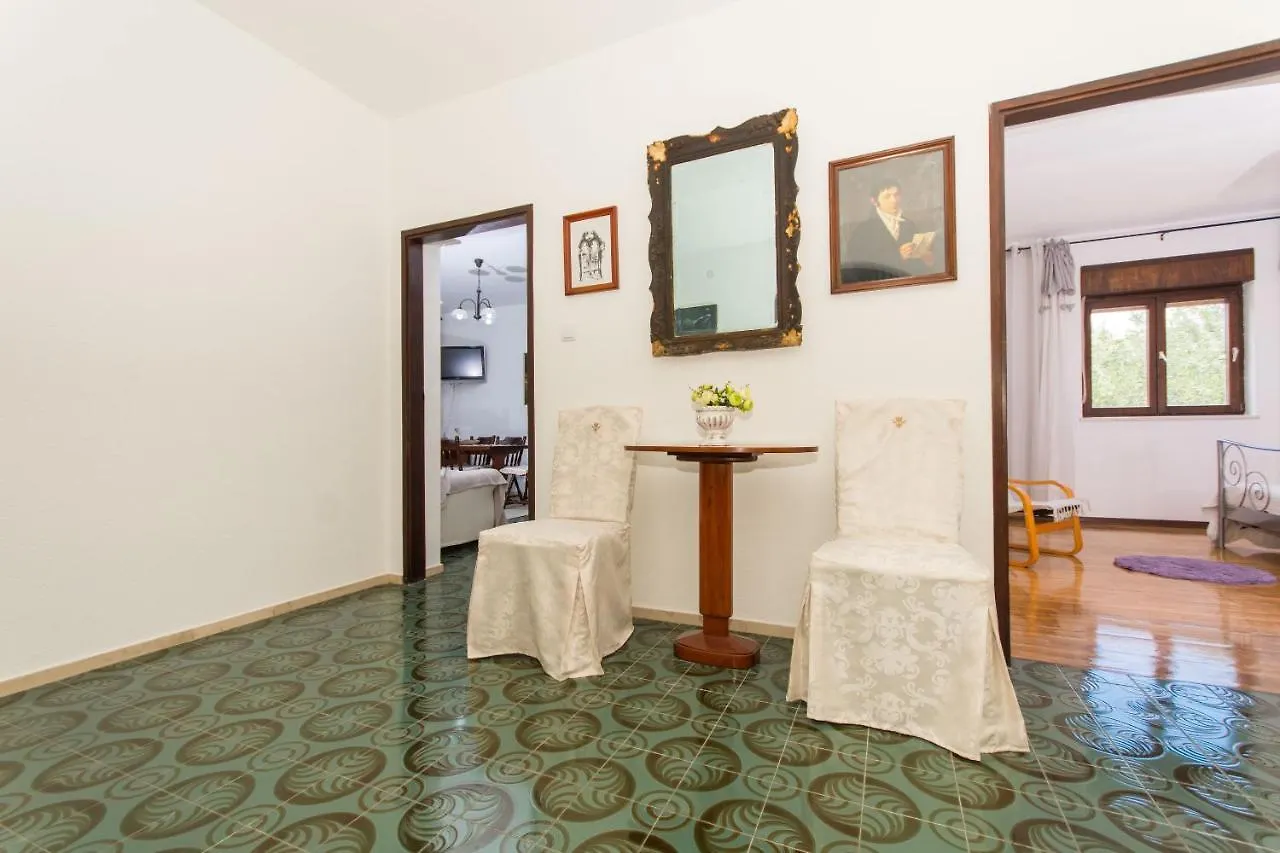 Apartment Lorenzo Trogir