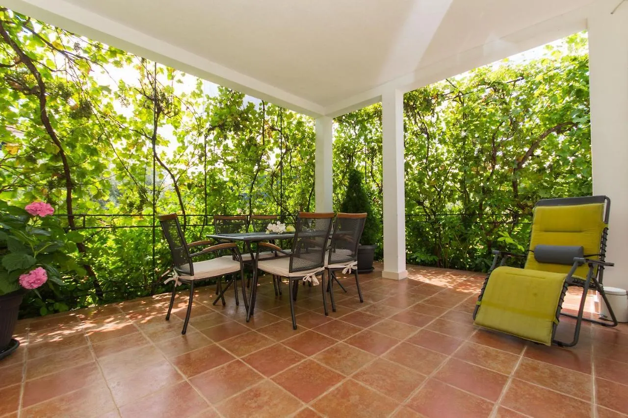Apartment Lorenzo Trogir