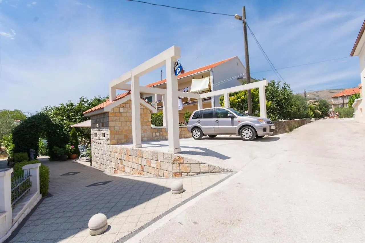 Apartment Lorenzo Trogir