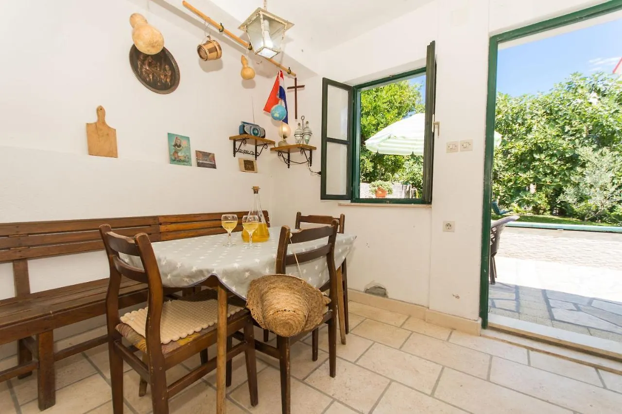 Apartment Lorenzo Trogir