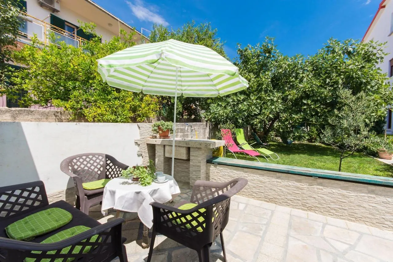 Apartment Lorenzo Trogir