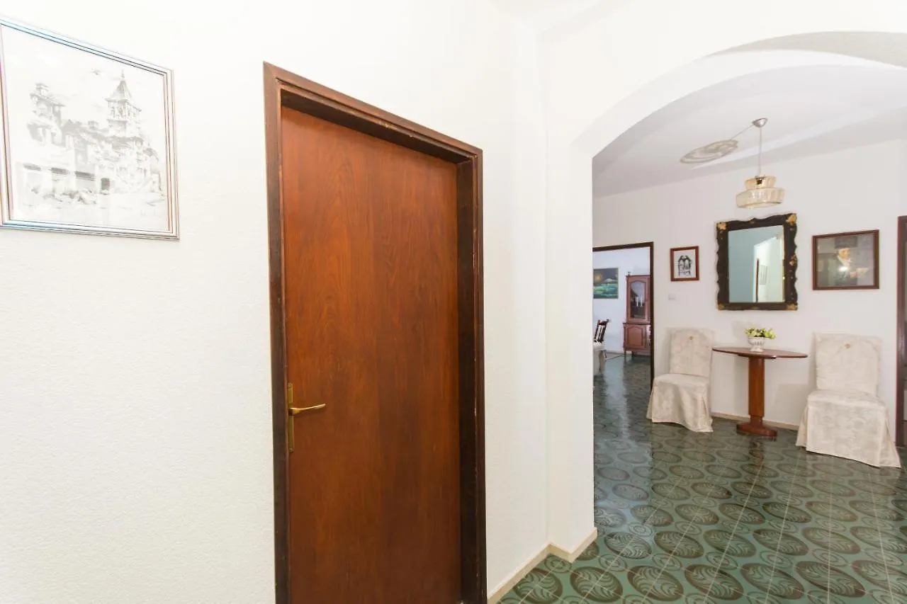 Apartment Lorenzo Trogir