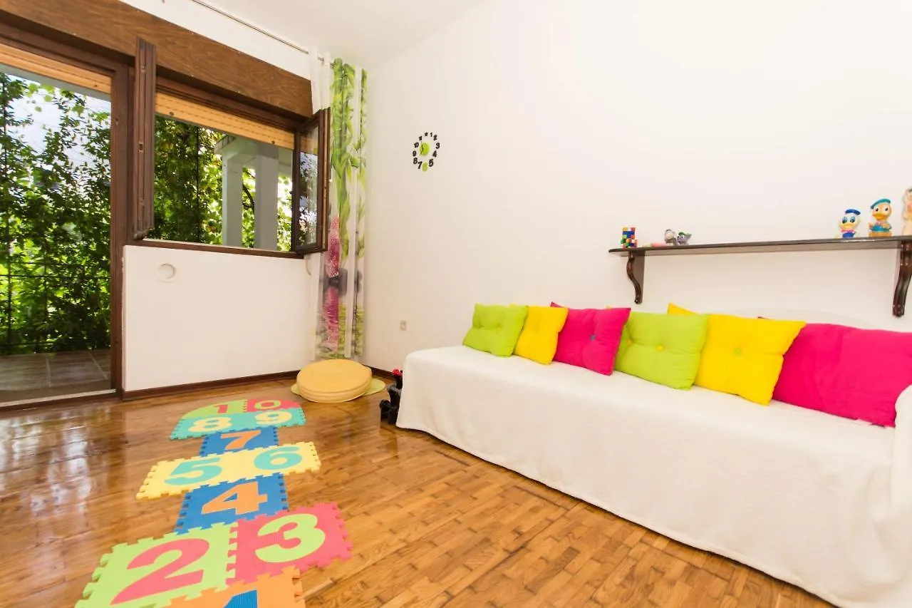 Apartment Lorenzo Trogir 0*,