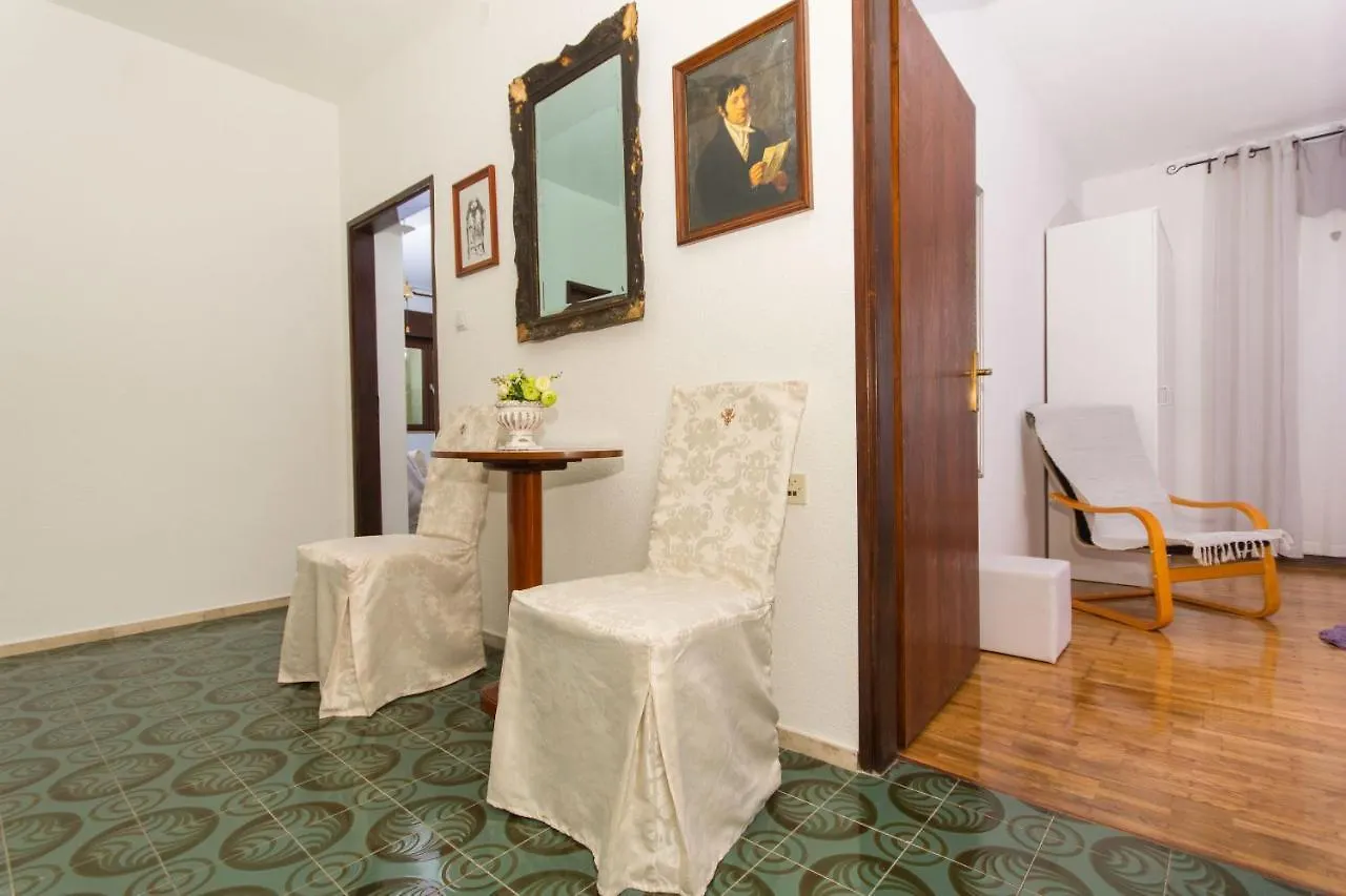 Apartment Lorenzo Trogir